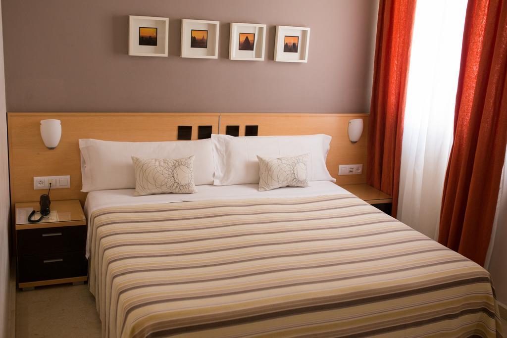 Hostal Albero By Eme Hoteles Sanlúcar la Mayor Εξωτερικό φωτογραφία